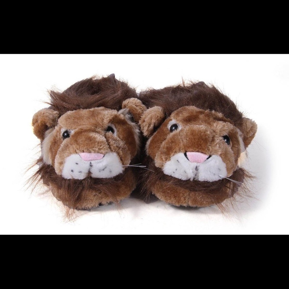 HAPPY FEET fuzzy LION slippers 🦁